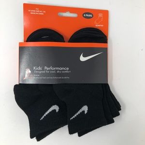 NEW Nike Kids Black Quarter Socks 6 Pair Size 5-6